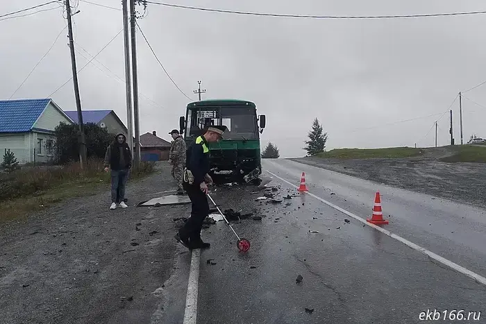 Six bus passengers were injured in an accident in Revda.