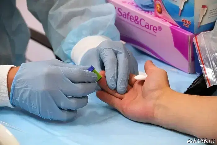 The AIDS Center reported how many people were diagnosed with HIV through "street" testing.