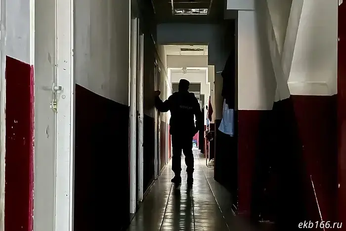 In Yekaterinburg, security forces carried out a raid targeting migrants.