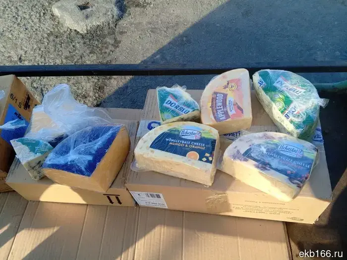 На Урале сожгли партию санкционного сыра из Европы, изъятого у торговцев (ФОТО).