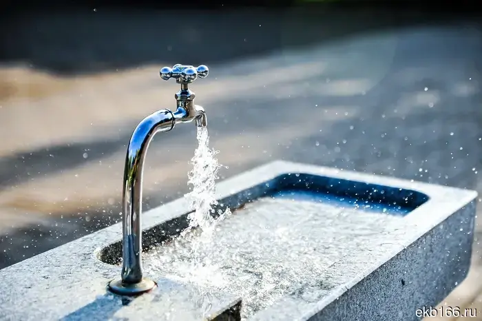 Under Yekaterinburg, schoolchildren and kindergarten students have been mass poisoned by tap water.