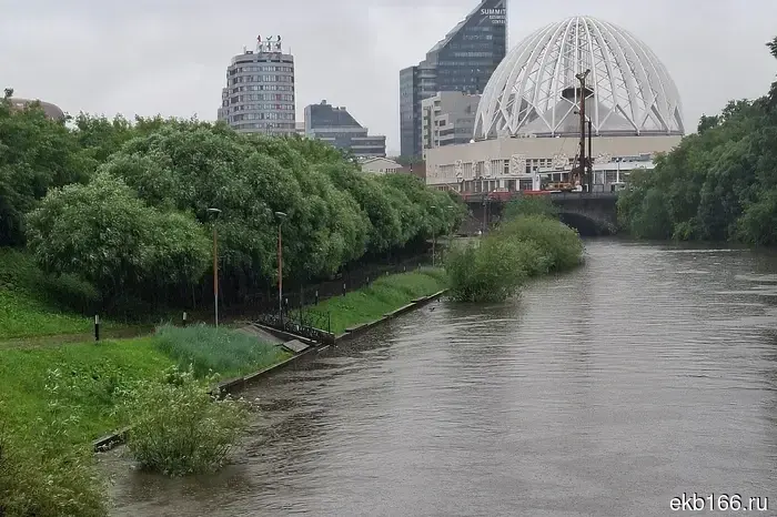 In the center of Yekaterinburg, the Iset River has overflowed its banks.