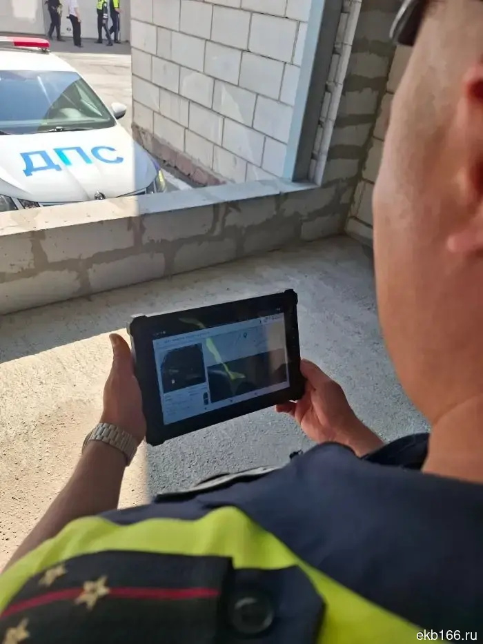Свердловская Госавтоинспекция представила новый автоматизированный комплекс для фото- и видеофиксации «Азимут» — фото.