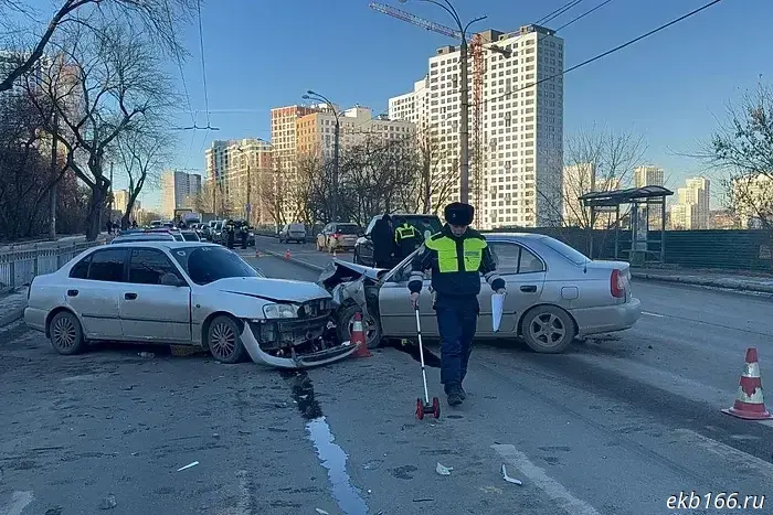 В результате аварии на Щербакова, приведшей к остановке движения на Уктусе накануне, погиб пятилетний ребенок.