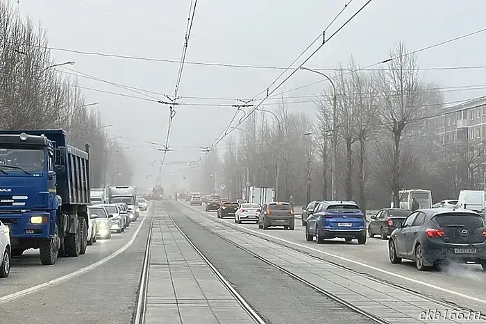 Construction of a tram line between Akademichesky and Solnechny has begun.