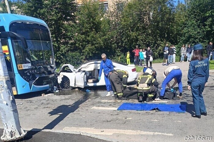 It became known how the terrible accident between a trolleybus and an Audi in Yekaterinburg happened (VIDEO)