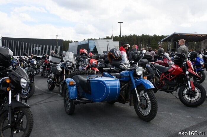 В Екатеринбурге состоялось официальное открытие мотосезона (ФОТО)