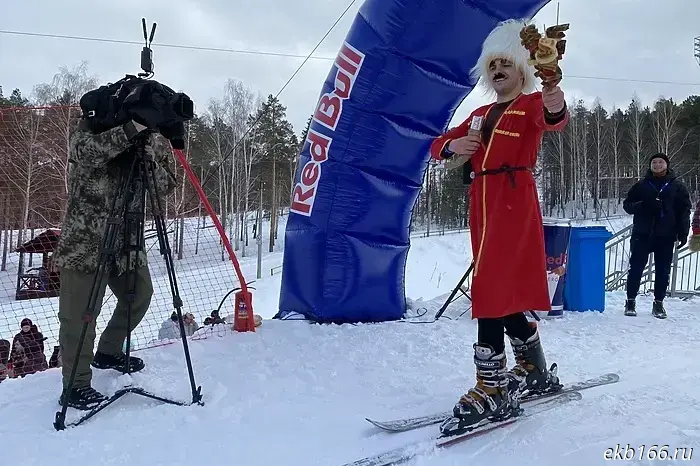 In the Urals, despite the rain, the ski season has begun.