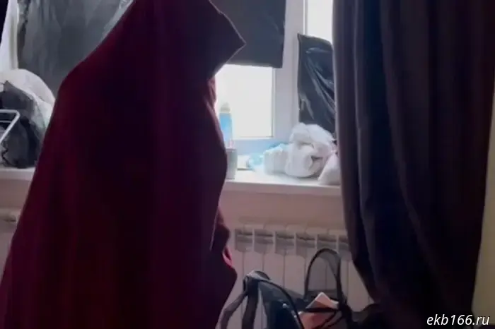 The girls hid under the blankets: another "prostitution" operation was busted in Yekaterinburg.