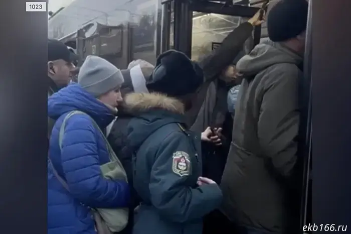 Residents of Yekaterinburg are causing crushes on buses due to the lack of trams.