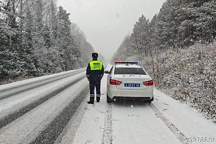 A well-known Yekaterinburg motorist suddenly died on the highway.