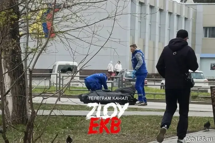 A corpse was found in the Compressor room.