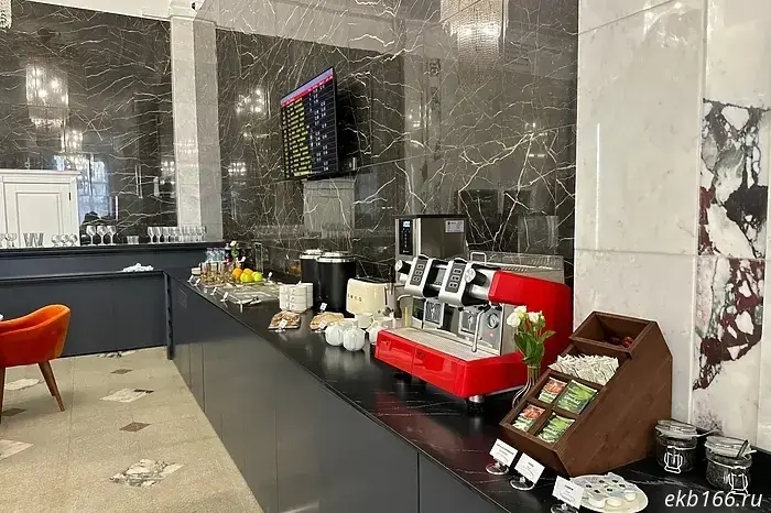 A waiting lounge with comfortable armchairs and a buffet has opened at the Yekaterinburg railway station.