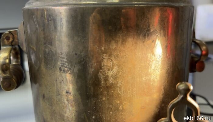 A departing passenger from Koltsovo was not allowed to take a unique samovar to Baku (PHOTO)