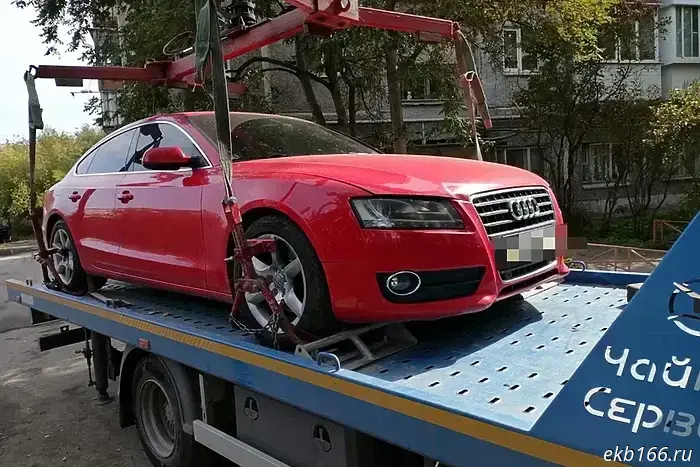 A red Audi Q5 was seized in Pervouralsk because its female owner was a debtor.