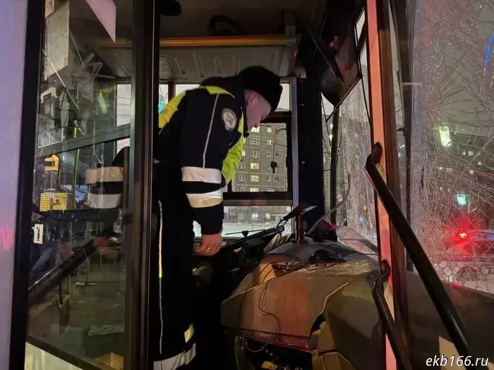 It became known why a passenger bus in Yekaterinburg crashed into a pole.