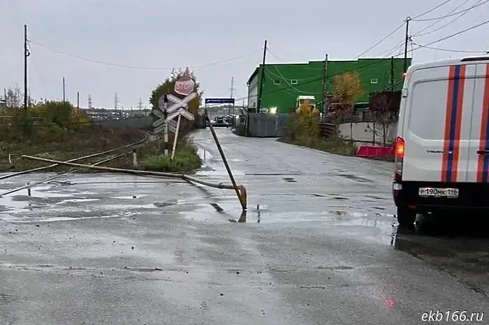 Traffic in Khimmash was blocked due to an incident involving a gas pipe.