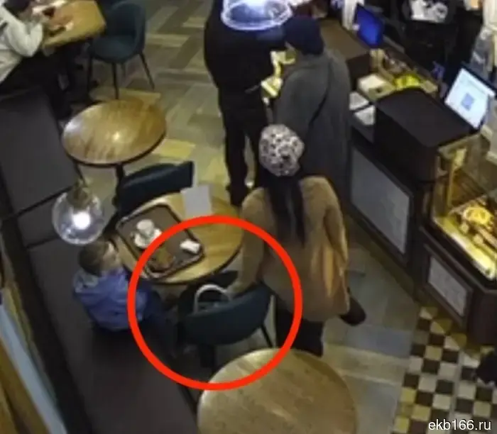 In Yekaterinburg, a 20-year-old pickpocket stole 1.2 million rubles from a businesswoman's bag.