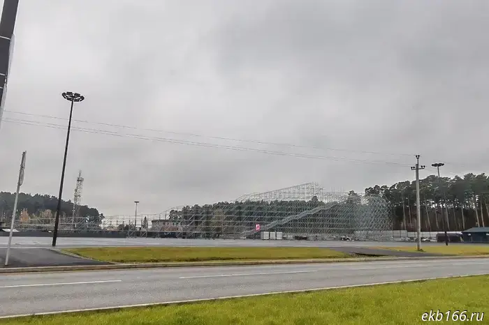 В Екатеринбурге возведут новый ледовый городок с огромной горкой.