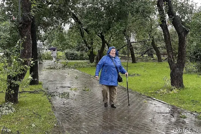 Wind up to 25 m/s! Rescuers have issued an emergency warning for residents of Sverdlovsk.