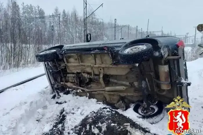 A snowplow and a "Lada" collided at a railway crossing in Sverdlovsk.