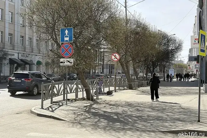 В Екатеринбурге ограничили движение электросамокатов на новых участках дорог.