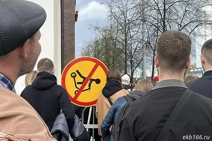 One year in prison and 290,000 rubles for hitting a female pedestrian with an electric scooter.