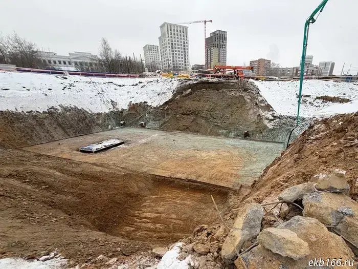 "Quiet Center." In Yekaterinburg they are pouring the foundation for yet another new neighborhood.