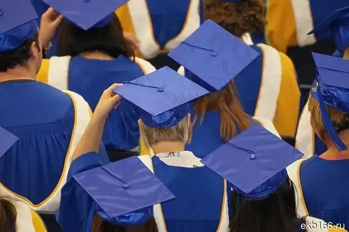 The first vice-rector of UrFU Dmitry Bugrov is resigning.