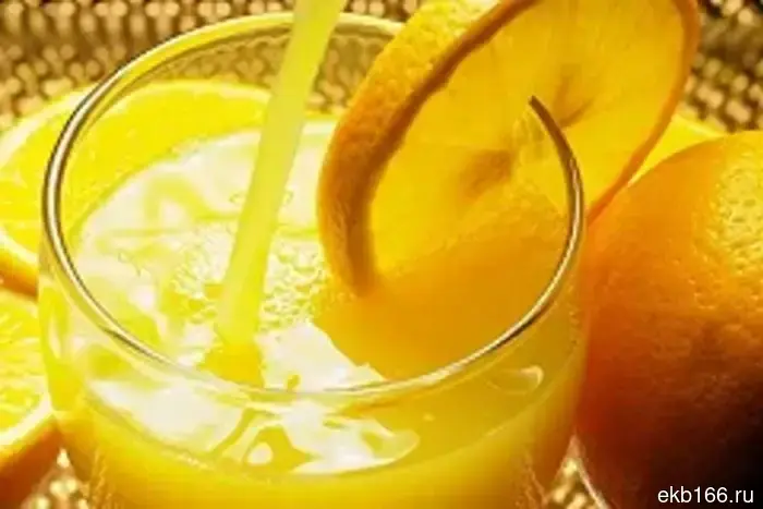Врач Пироговки объяснила, в каких ситуациях апельсиновый сок действительно приносит пользу.
