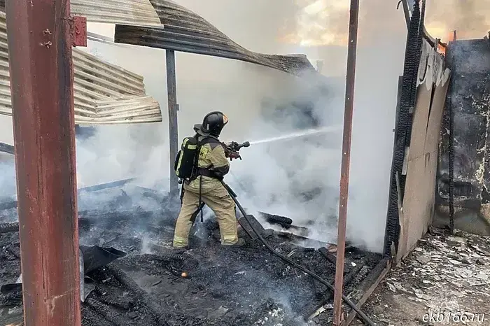 An explosion destroyed a private house in Sverdlovsk Oblast.
