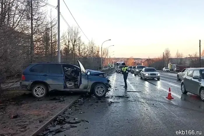Родные сообщили о женщине из Свердловской области, погибшей в ужасной автокатастрофе на улице Космонавтов.
