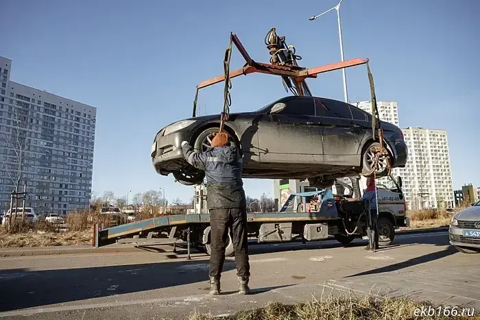 In Yekaterinburg, they have begun actively towing the cars of inconsiderate drivers.