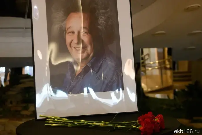 At the farewell to Gorenburg, former governor Yevgeny Kuivashev was noticed.