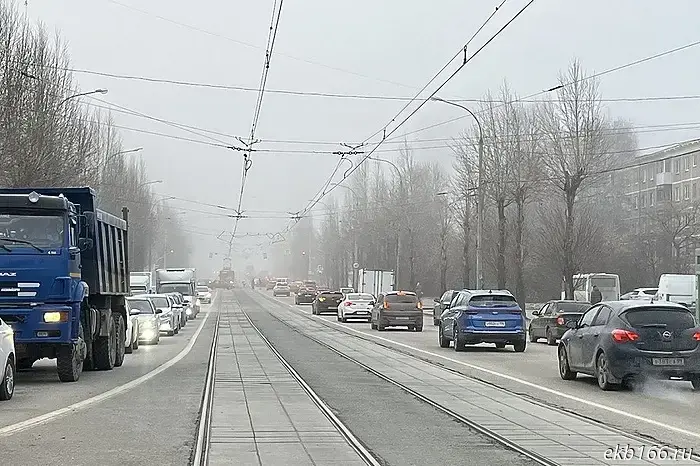 Three trolleybuses and a bus changed their routes due to repairs in Yekaterinburg.