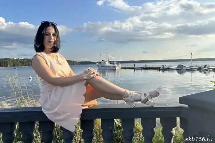 Близкие поделились историей о свердловчанке, которая ушла из жизни после общения с мошенниками.