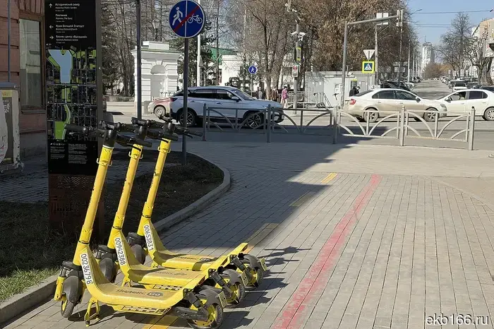 The star of "Ural Pelmeni" was horrified by the behavior of scooter riders in Yekaterinburg.