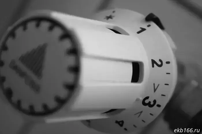 Власти Екатеринбурга сообщили о возможных «неприятных» мерах в области жилищно-коммунального хозяйства.