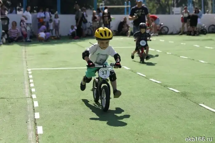A sports festival for children aged 2-5 will take place in Mayakovsky Park. We are waiting for participants!