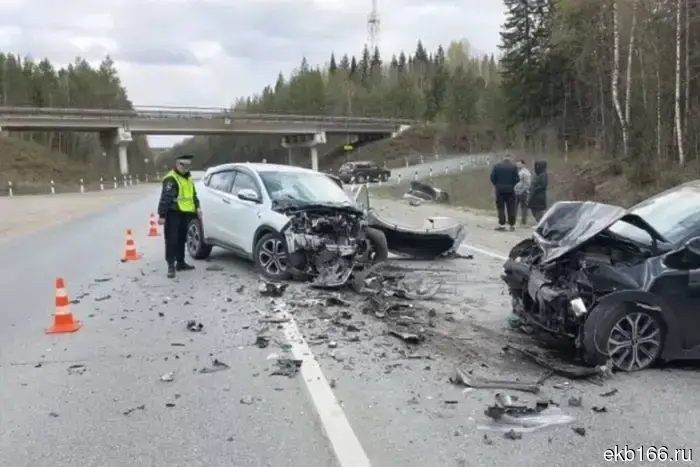 One died, six others were injured: three cars collided on the Serov highway.