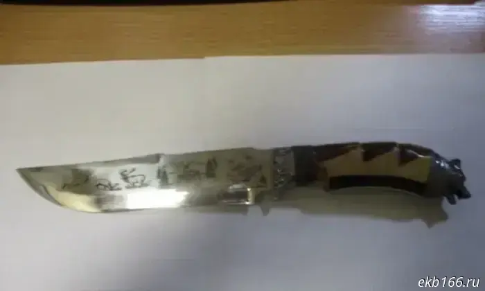 У пассажира аэропорта Кольцово было конфисковано два охотничьих ножа.
