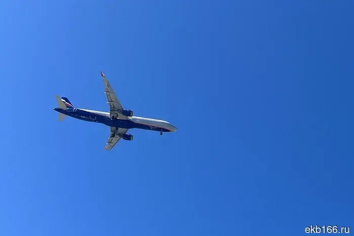 Жители Свердловской области снова сталкиваются с невозможностью вылета в Санкт-Петербург.