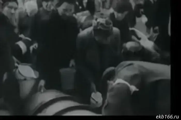 «Чтобы этого не произошло…» Боец СВО из Екатеринбурга создал для земляков картину, изображающую поражение России.