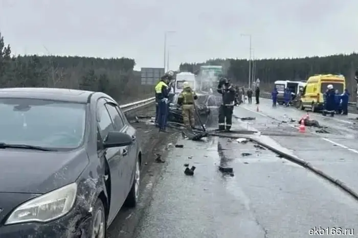 The ones who crashed on May 1 on the EKAAD in a car were an 18-year-old car thief and his underage girlfriends.