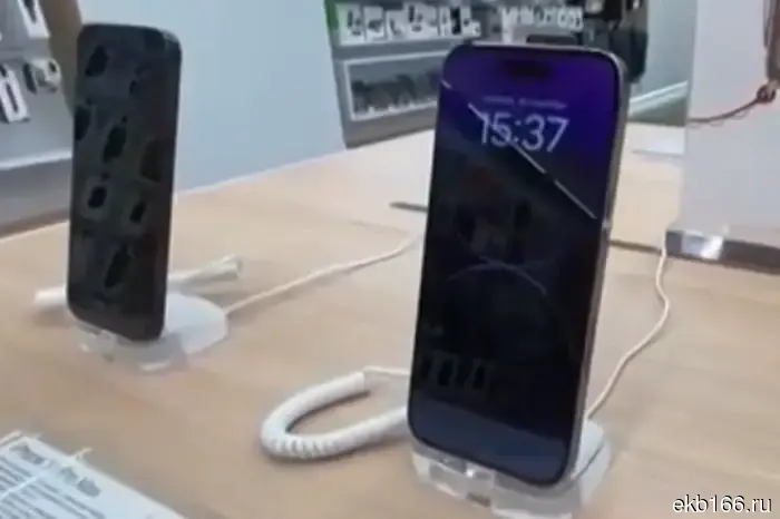 Two stores specializing in Apple products have closed in Yekaterinburg.