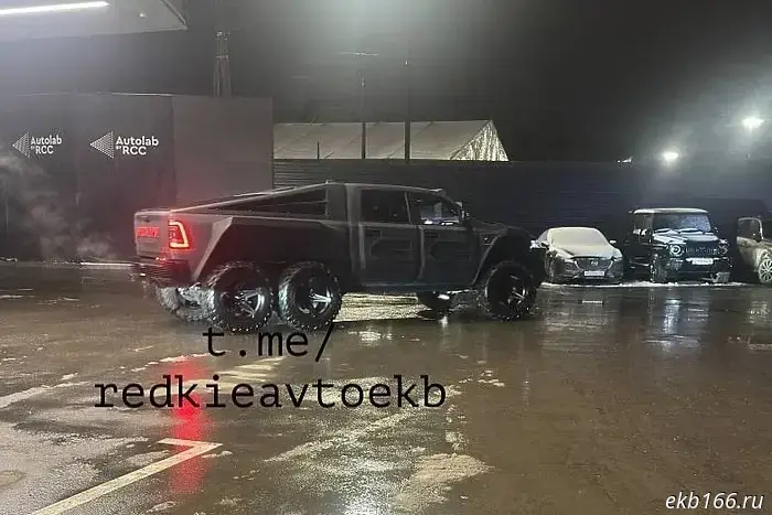 В Екатеринбурге была замечена машина для апокалипсиса.