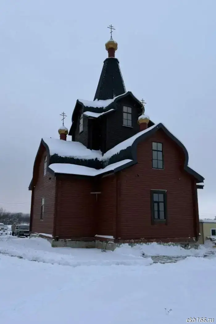 В селе Крылова был открыт храм, возведенный генеральным директором ООО «Простор» А.И. Леушкановым при духовном руководстве отца Сергия.