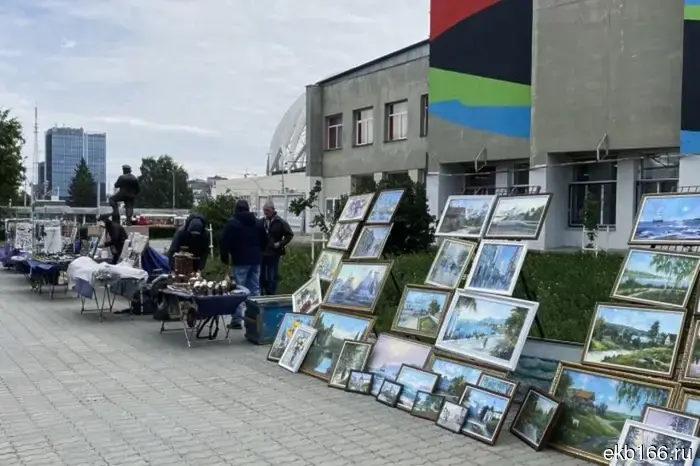 The Yekaterinburg city hall explained where the "Artists' Alley" near UrGEU went.