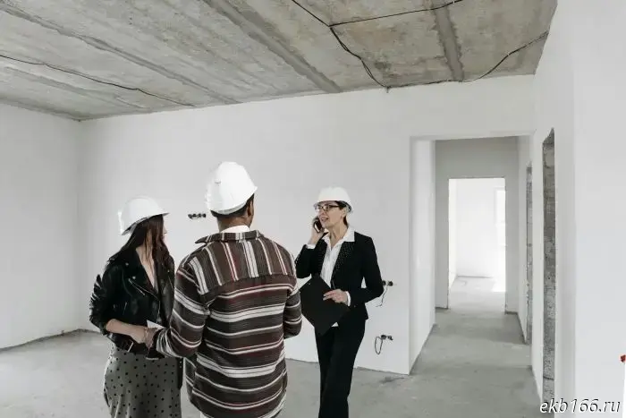 In Sverdlovsk Oblast, a realtor sold a client's apartment and took the money for herself.