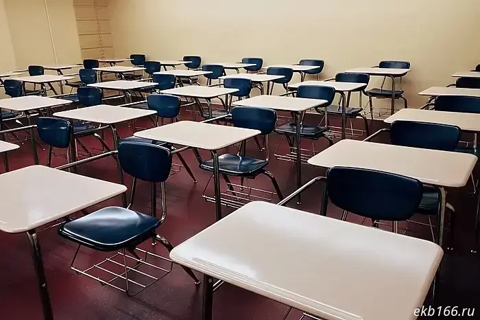 Sverdlovsk schoolchildren were driven tens of kilometers to retake an exam because of the elections.